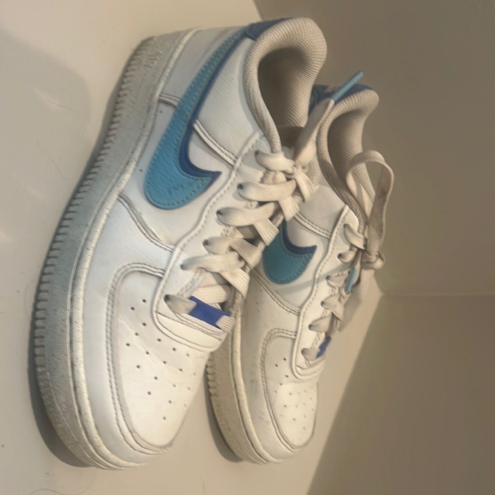 Lightly worn Nike sneakers
